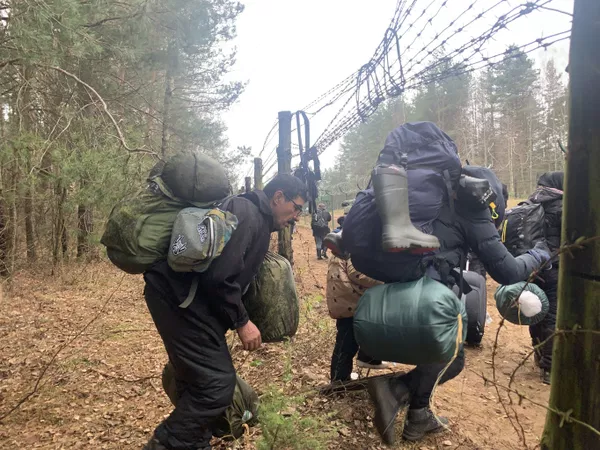 Беженцы на белорусско-польской границе - Sputnik Армения