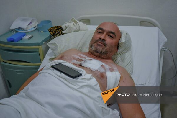 Получивший ранение от рук азербайджанского военнослужащего Гагик Казарян в медцентре в Степанакерте - Sputnik Армения