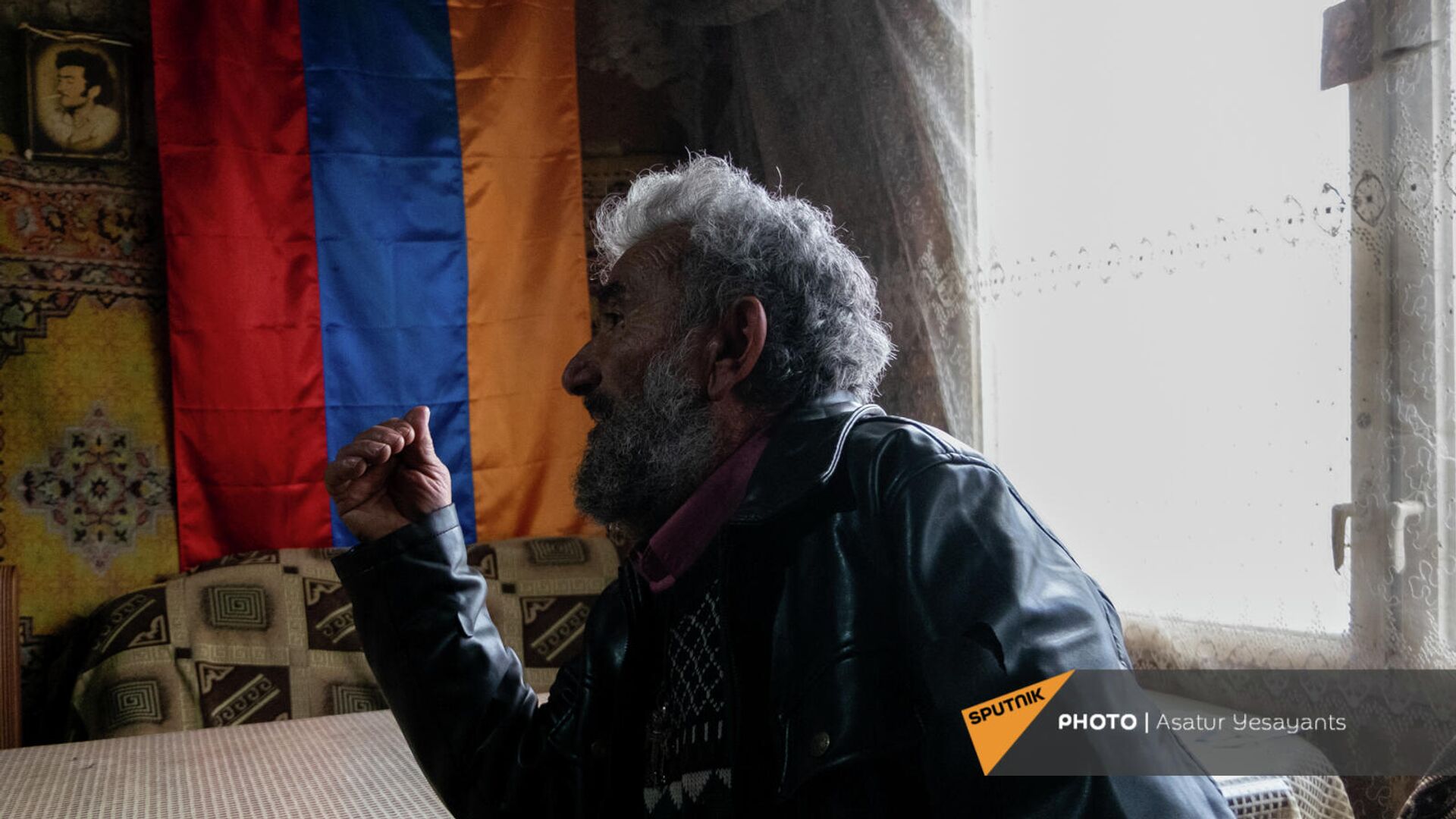 Ветеран карабахской войны Гарегин Ованнисян в своем доме в селе Нор Кьюрин Араратской области - Sputnik Армения, 1920, 17.11.2021