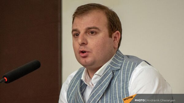 Адвокат Эрик Алексанян во время судебного процесса по делу Аруша Арушаняна (5 ноября 2021). Горис - Sputnik Армения