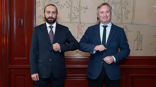 Mинистр иностранных дел Арарат Мирзоян встретился с госсекретарем иностранных дел Франции Жан-Батистом Лемуаном (12 ноября 2021). Париж - Sputnik Армения