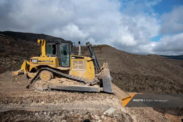 Сейчас это единственная дорога к селу Воротан. Проехать по ней можно только на внедорожнике - Sputnik Армения