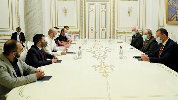 Премьер-министр Никол Пашинян принял представителей компаний, работающих в сфере информационных технологий (15 ноября 2021). Еревaн - Sputnik Армения