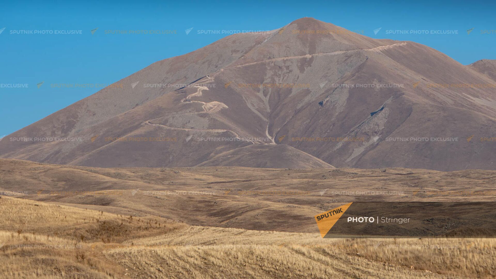 Одна из вершин горы Ишханасар в Сюникской области - Sputnik Армения, 1920, 30.11.2021