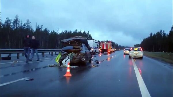 Скрин с видео ДТП с автомобилем, в котором перевозили труп убитого мужчины - Sputnik Արմենիա