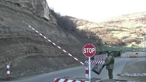 Российские миротворцы на наблюдательных постах круглосуточно обеспечивают контроль обстановки и режима прекращения огня в Нагорном Карабахе - Sputnik Армения