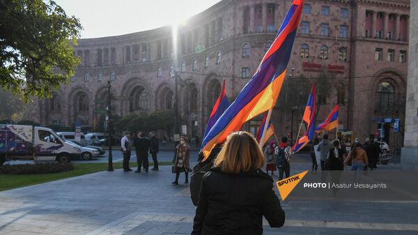 Шествие движения 5165 от Дома правительства к зданию Парламента и администрации президента (22 ноября 2021). Еревaн - Sputnik Армения