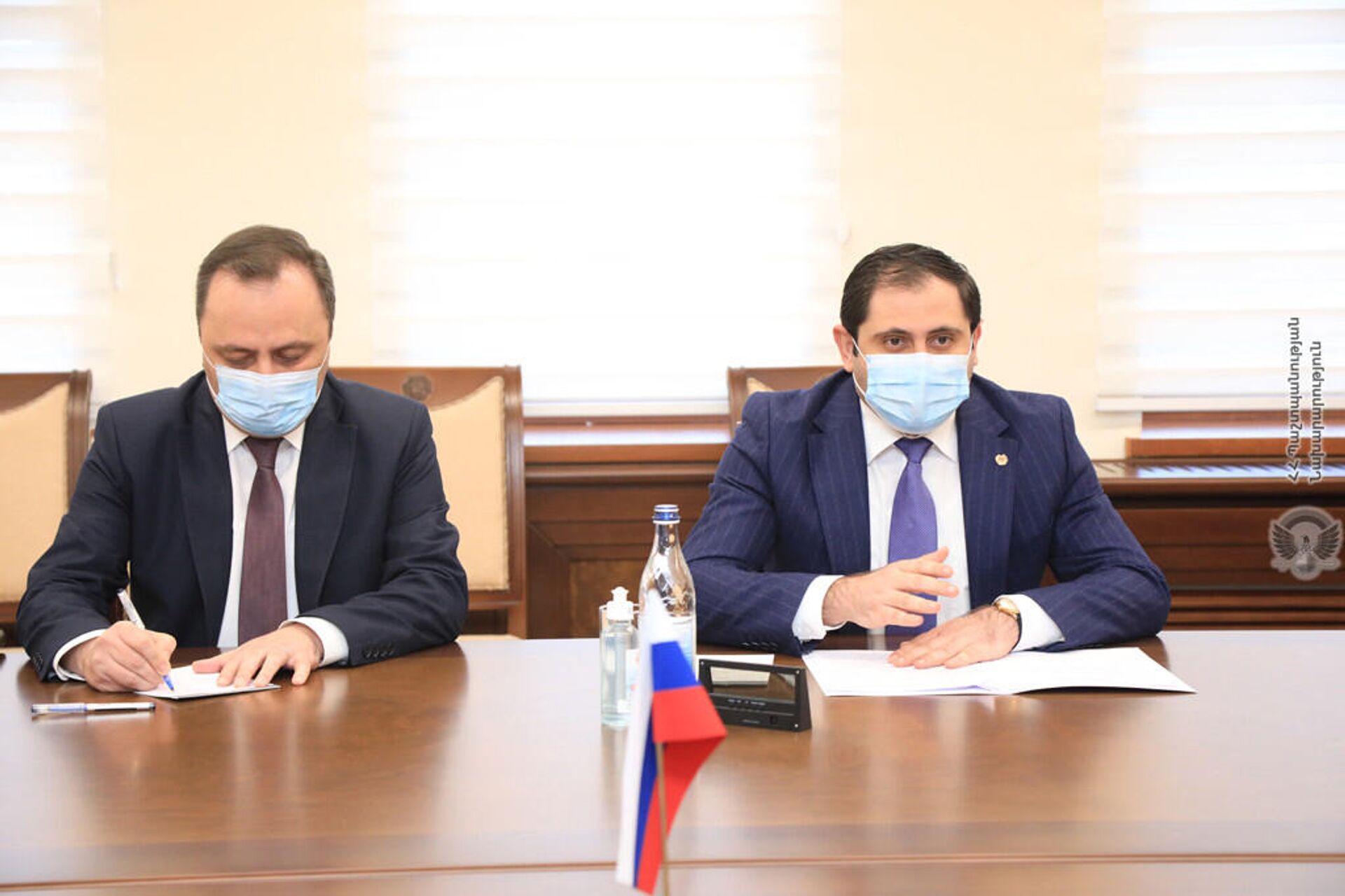 ՀՀ պաշտպանության նախարար Սուրեն Պապիկյանն ընդունել է ՌԴ արտակարգ և լիազոր դեսպան Սերգեյ Կոպիրկինին և դեսպանության ռազմական կցորդ, գնդապետ Իգոր Շչերբակովին (23 նոյեմբերի, 2021թ․)․ Երևան ՀՀ պաշտպանության նախարար Սուրեն Պապիկյանն ընդունել է ՌԴ արտակարգ և լիազոր դեսպան Սերգեյ Կոպիրկինին և դեսպանության ռազմական կցորդ, գնդապետ Իգոր Շչերբակովին (23 նոյեմբերի, 2021թ․)․ Երևան - Sputnik Արմենիա, 1920, 23.11.2021