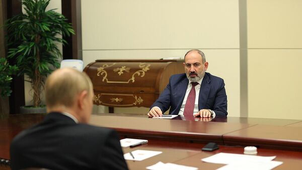 Հայաստանի վարչապետ Նիկոլ Փաշինյանը Հայաստան-Ռուսաստան-Ադրբեջան եռակողմ հանդիպման ժամանակ (26 նոյեմբերի, 2021թ․). Սոչի - Sputnik Արմենիա