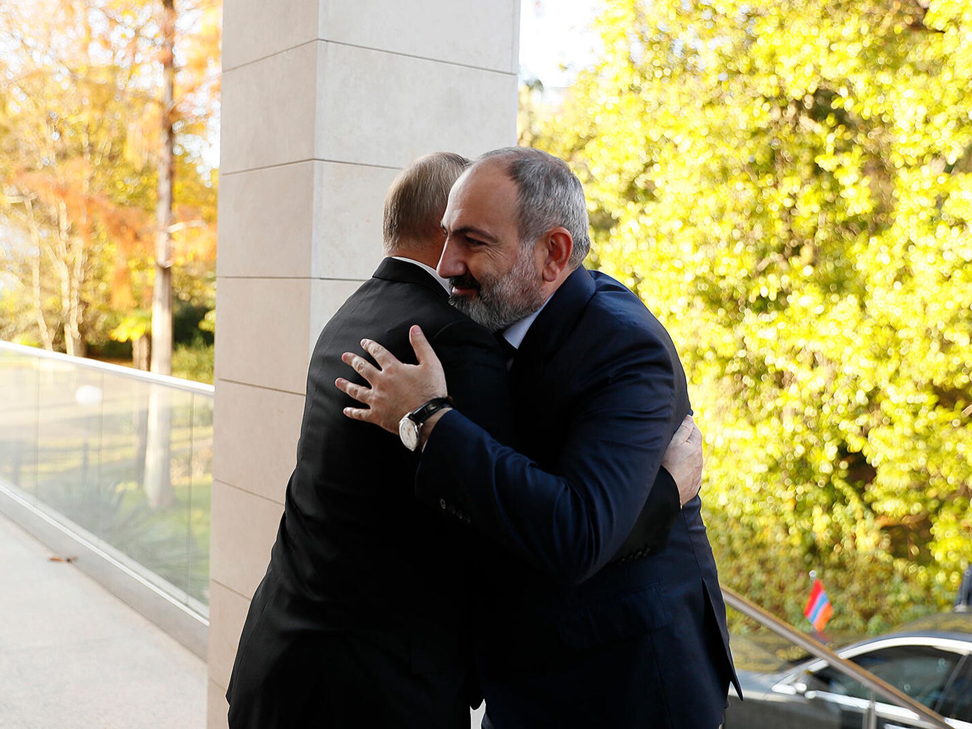 Vlad invite many friends. Nikol Pashinyan.