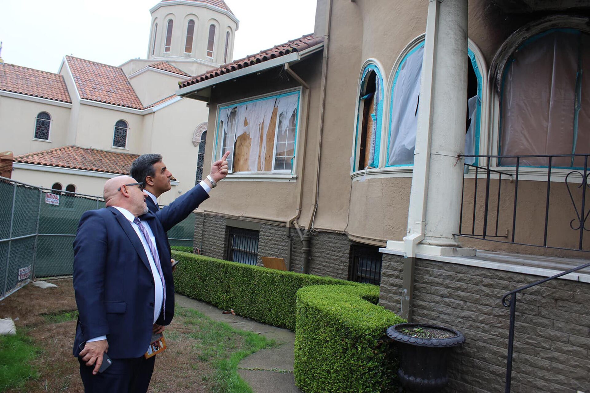 Омбудсмен Армении Арман Татоян в церкви Сурб Григор Лусаворич в Сан-Франциско - Sputnik Армения, 1920, 27.11.2021