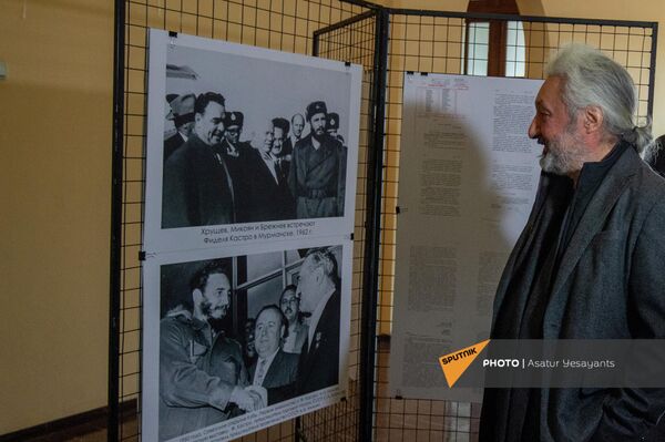 Стас Намин на открытии фотовыставки в честь 126-летия Анастаса Микояна в НАН РА (29 ноября 2021). Еревaн - Sputnik Армения