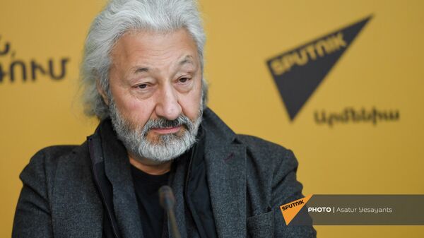 Музыкант и продюсер Стас Намин на пресс-конференции в мультимедийном пресс-центре Sputnik Армения (30 ноября 2021). Еревaн - Sputnik Армения
