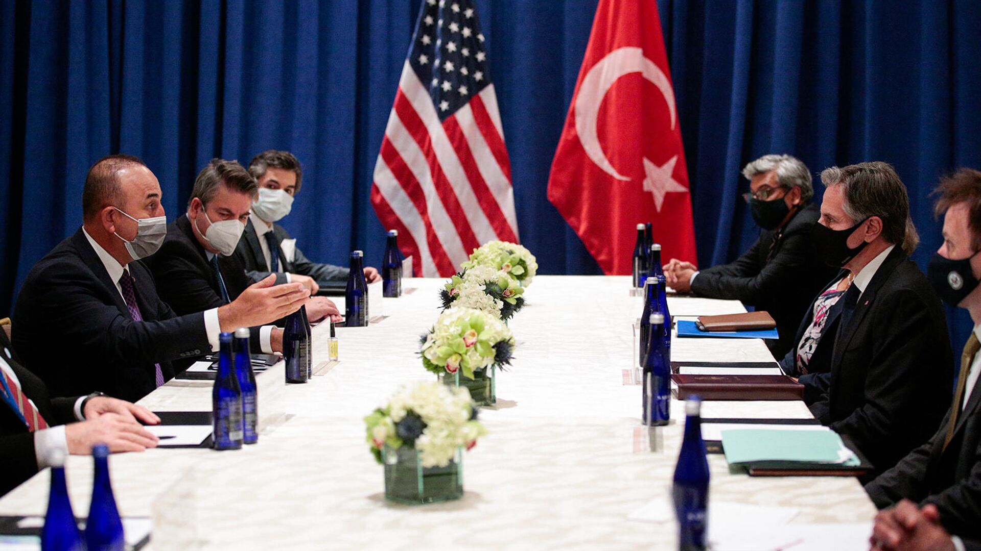 Госсекретарь США Энтони Блинкен на встрече с министром иностранных дел Турции Мевлутом Чавушоглу в рамках 76-й сессии Генеральной Ассамблеи ООН (21 сентября 2021). Нью-Йорк - Sputnik Армения, 1920, 01.12.2021
