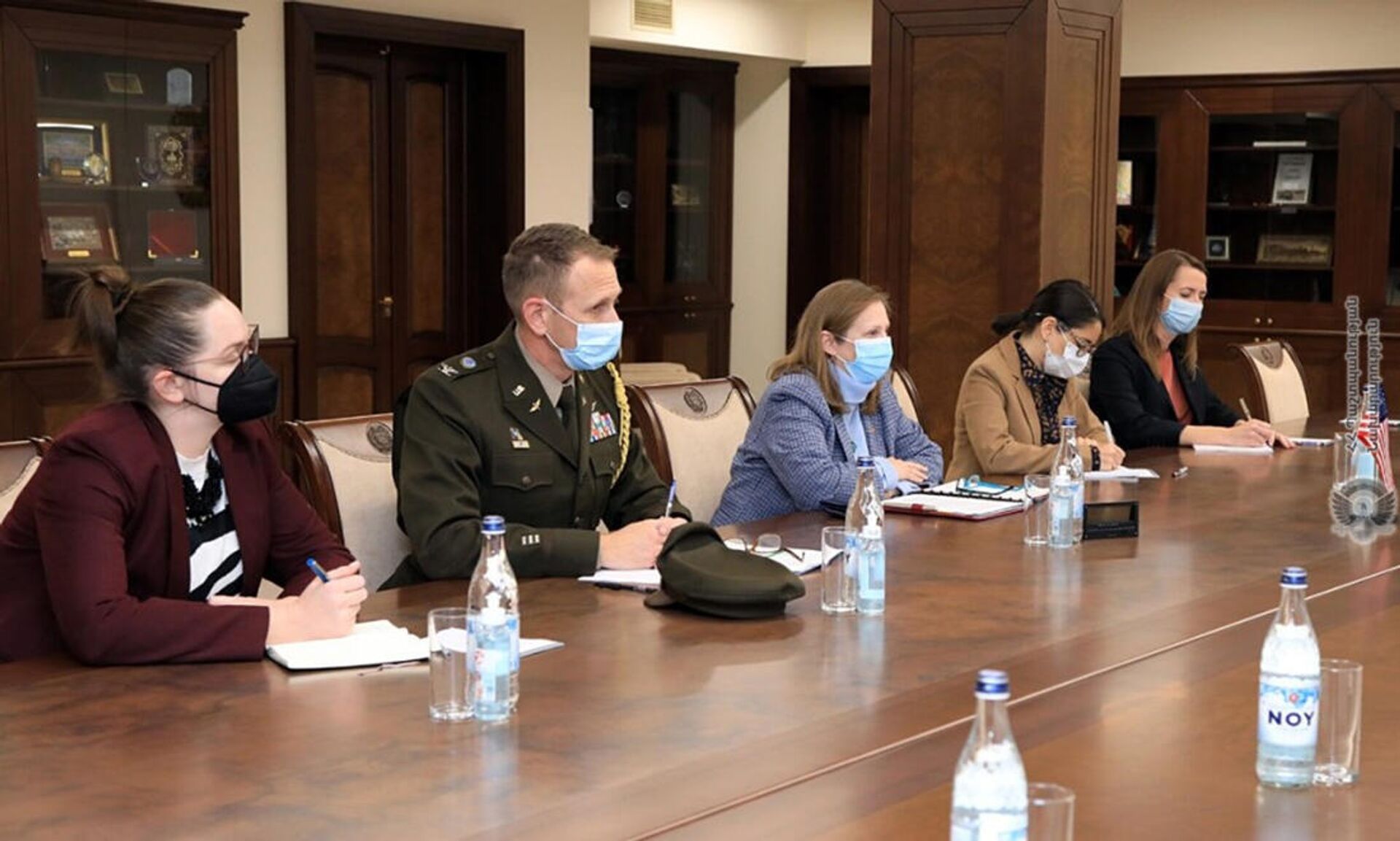 Министр обороны РА Сурен Папикян принял чрезвычайного и полномочного посла США в Армении Линн Трейси (2 декабря 2021). Еревaн - Sputnik Армения, 1920, 02.12.2021