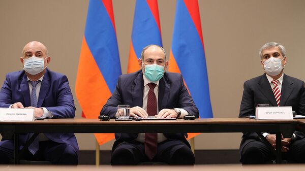 Վարչապետ Նիկոլ Փաշինյանը մասնակցել է արտախորհրդարանական քաղաքական ուժերի հետ համագործակցության խորհրդակցական ժողովի հերթական նիստին (4 դեկտեմբերի, 2021թ). Երևան - Sputnik Արմենիա