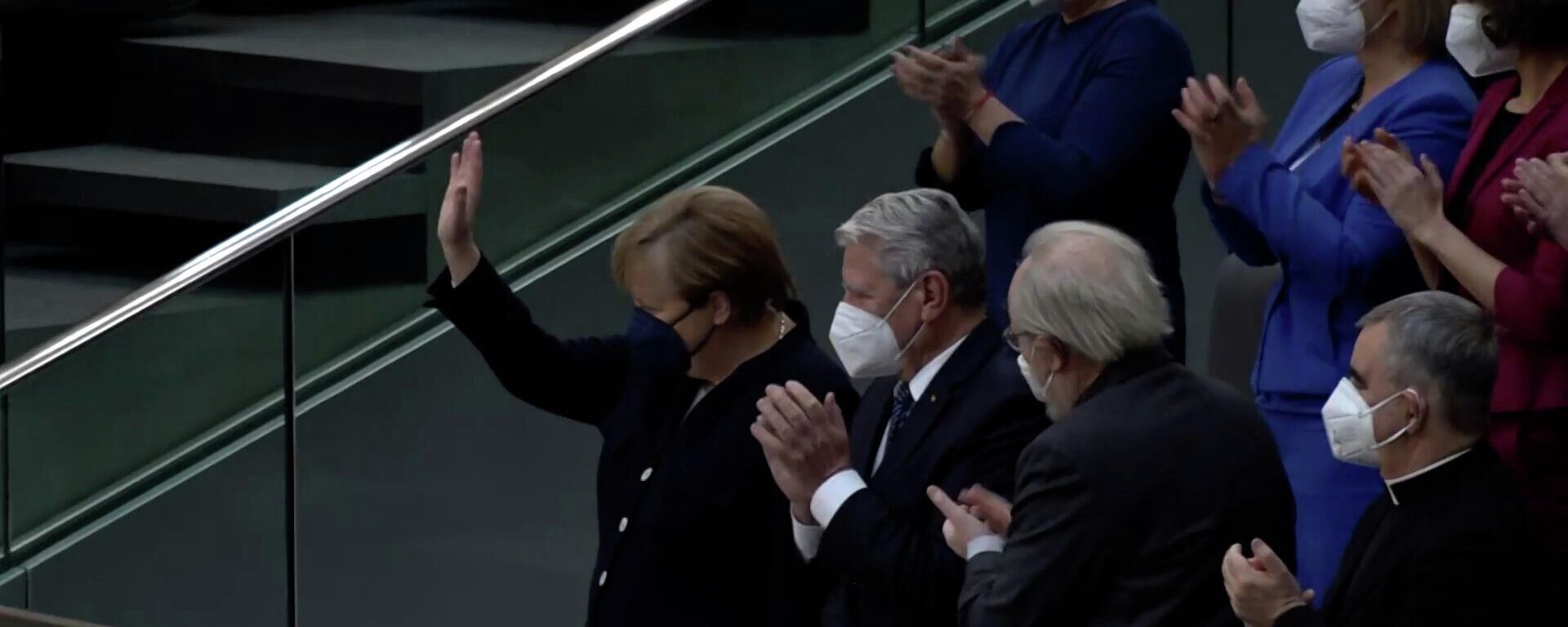 Бундестаг устроил овацию Меркель, которая сегодня после 16 лет правления оставит свой пост - Sputnik Армения, 1920, 08.12.2021