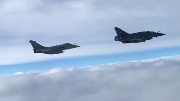 Российские истребители сопроводили над Черным морем французские военные самолеты Рафаль и Мираж
 - Sputnik Армения