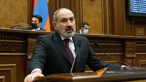 Никол Пашинян во время выступления на заседании НС (8 декабря 2021). Еревaн - Sputnik Армения