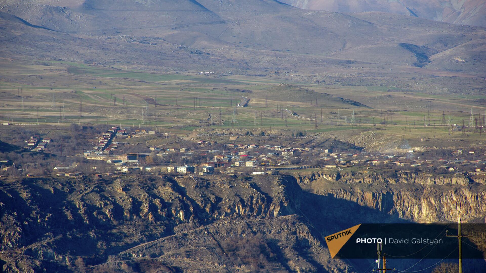 Вид на село Шинуайр из села Барцраван, Сюникская область - Sputnik Армения, 1920, 04.03.2022