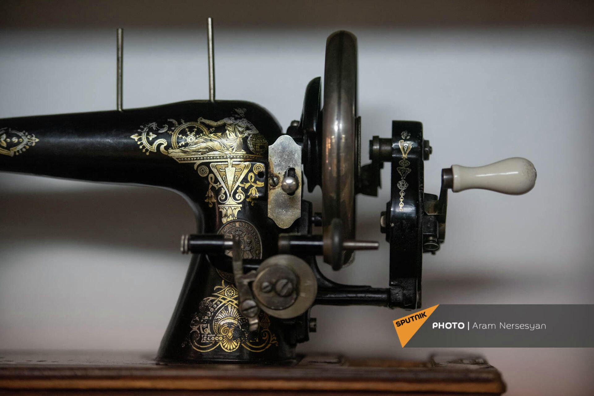 Экспонат музея швейных машин Никогоса Айвазяна в Аштараке - Sputnik Արմենիա, 1920, 13.12.2021