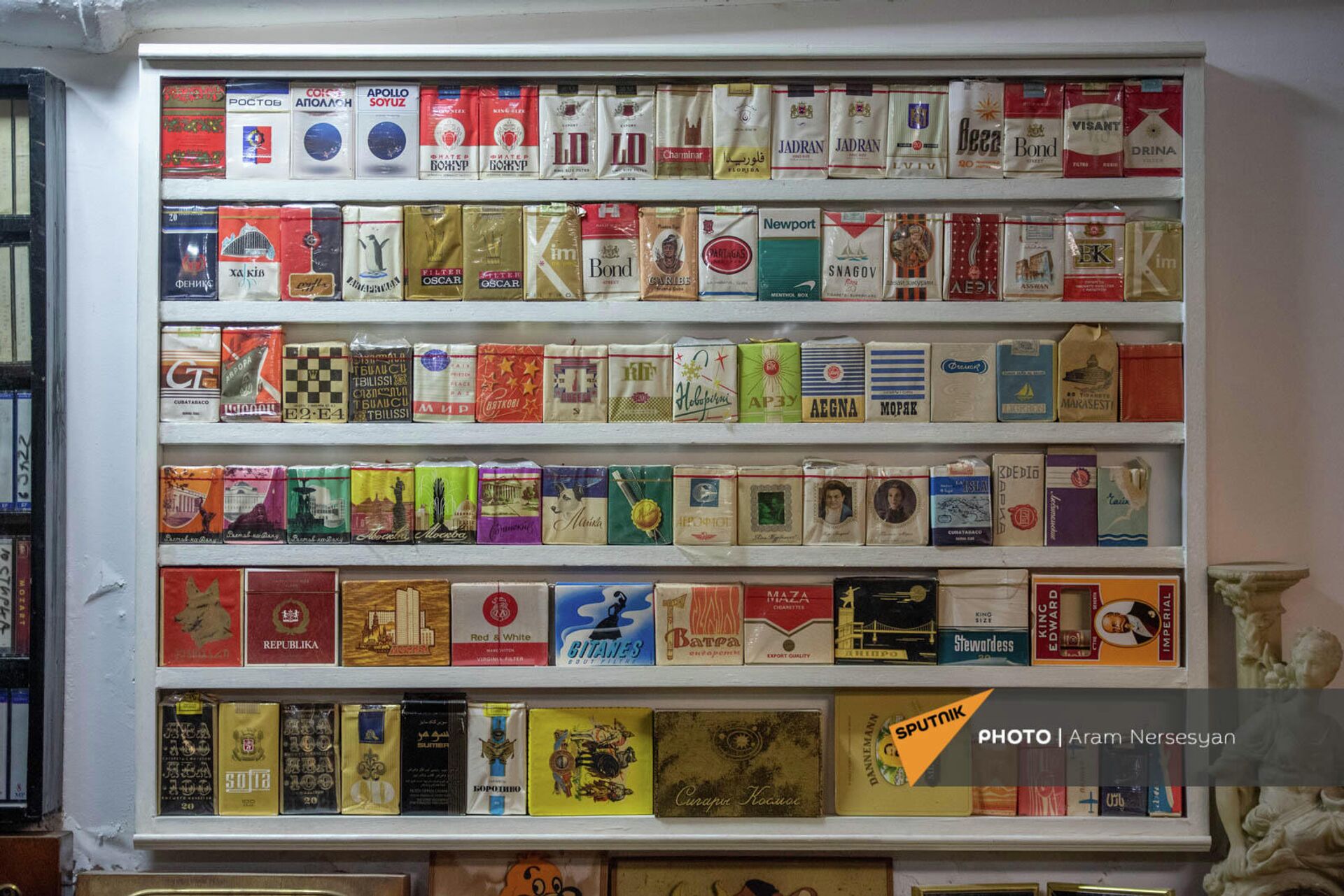 Пачки раритетных сигарет в музее Никогоса Айвазяна - Sputnik Արմենիա, 1920, 13.12.2021