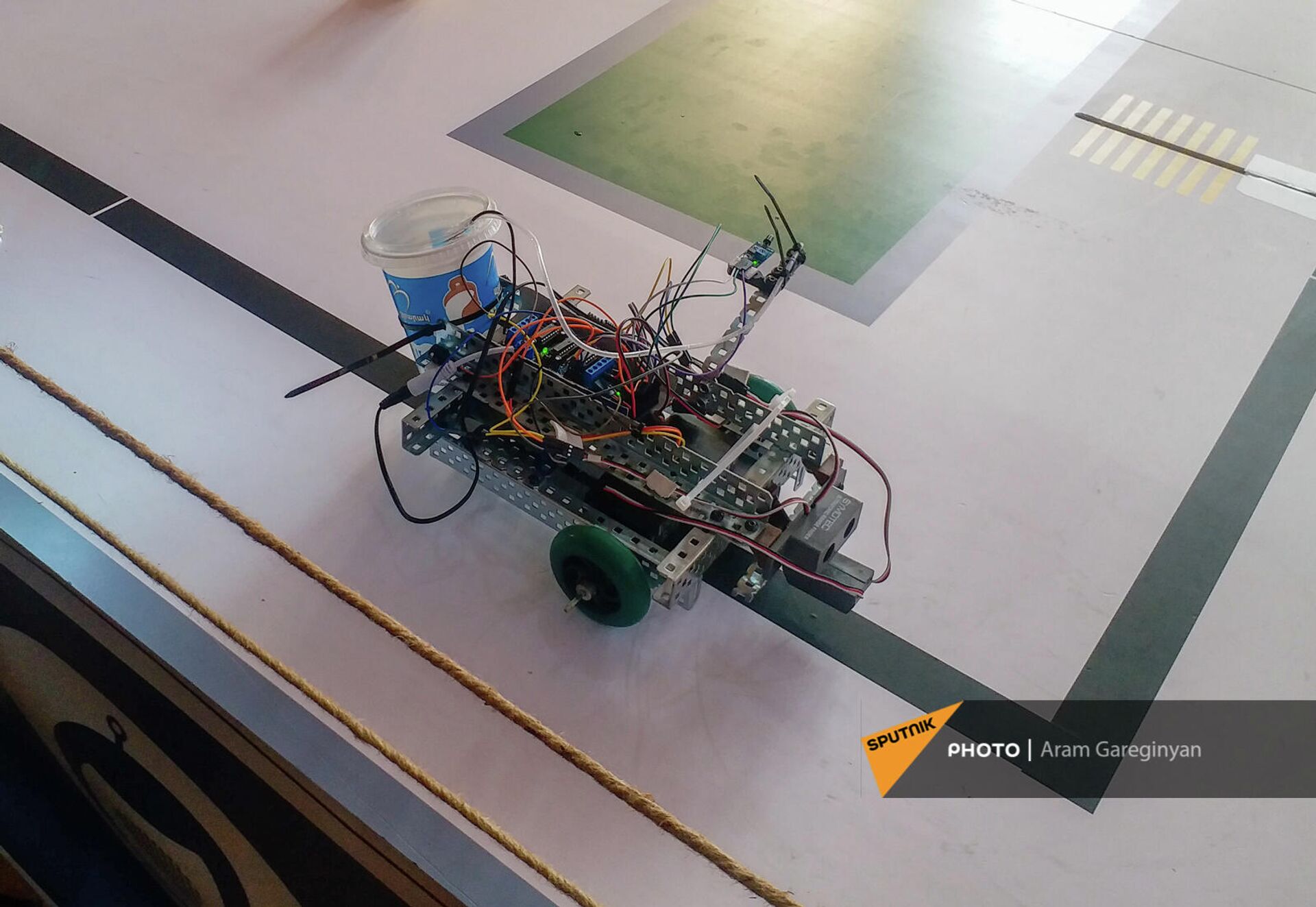 Республиканский школьный конкурс робототехники ArmRobotics в Ереване Республиканский школьный конкурс робототехники ArmRobotics в Ереване - Sputnik Армения, 1920, 13.12.2021