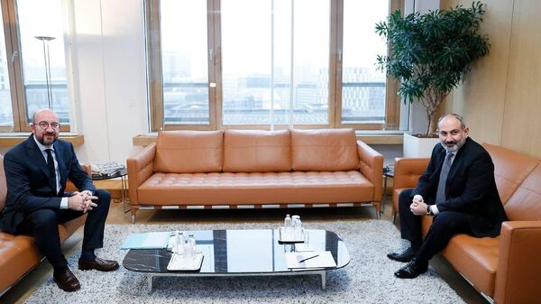 Встреча премьер-министра Никола Пашиняна с президентом Совета Европы Шарлем Мишелем (14 декабря 2021). Брюссель - Sputnik Армения