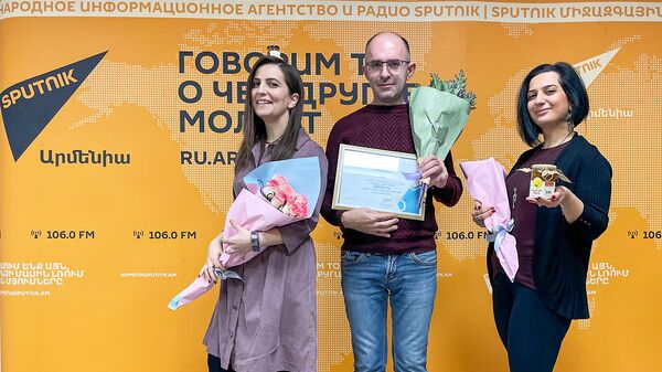 Сотрудники Sputnik Армения, занявшие второе место на конкурсе Пчела – армянский для всех - Sputnik Армения