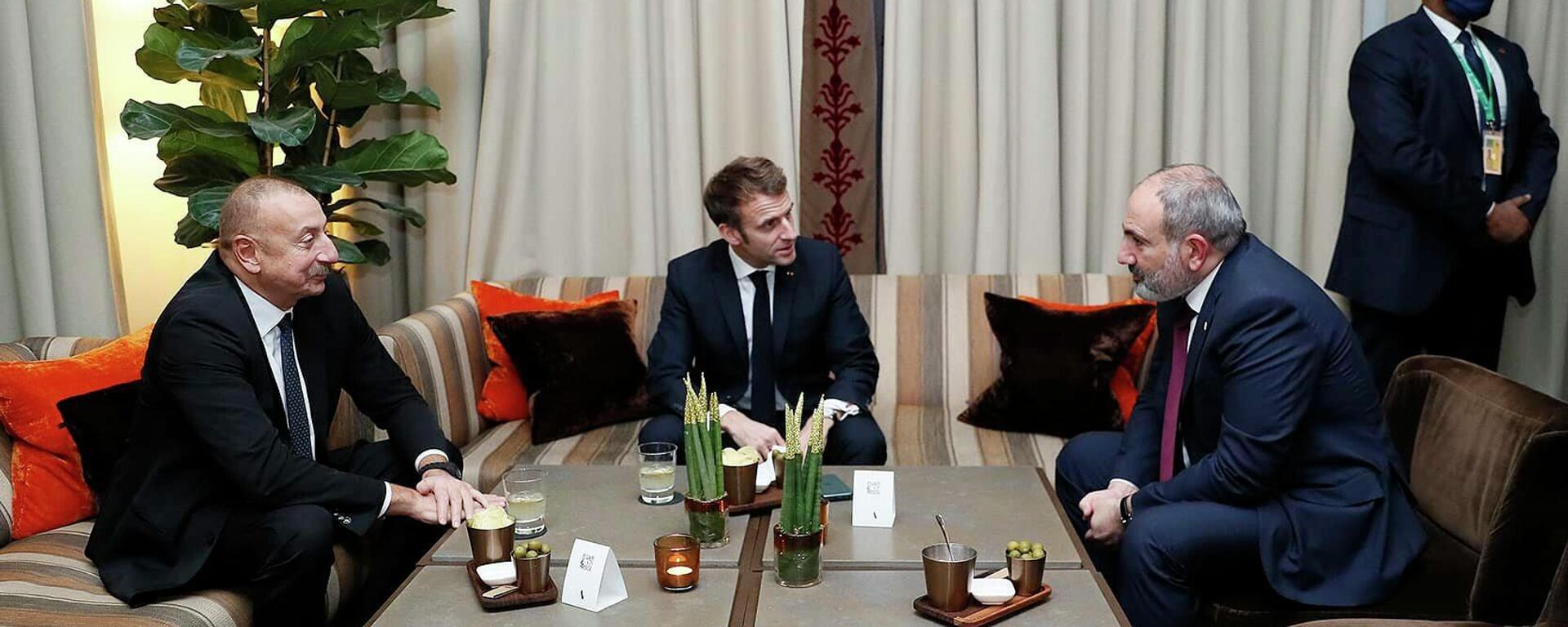 ՀՀ վարչապետ Նիկոլ Փաշինյանի, Ֆրանսիայի նախագահ Էմանուել Մակարոնն ու Ադրբեջանի նախագահ Իլհամ Ալիևի եռակողմ հանդիպումը (15 դեկտեմբերի, 2021թ). Բրյուսելում - Sputnik Արմենիա, 1920, 16.12.2021