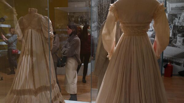«XIX դարի կեսերին - XX դարասկզբի պալատական զգեստները» ցուցահանդես - Sputnik Արմենիա