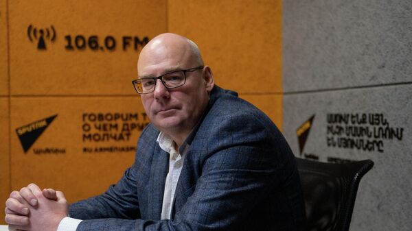 Եվրոպական-ասիական հետազոտությունների կենտրոնի (Եկատերինբուրգ) ղեկավար Անդրեյ Ռուսակովը Sputnik ռադիոկայանում - Sputnik Արմենիա