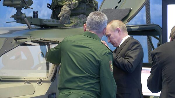 Шойгу показывает Путину новые образцы военной техники - Sputnik Армения