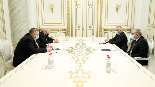 Премьер-министр Никол Пашинян встретился с вице-премьером России Алексеем Оверчуком (22 декабря 2021). Еревaн - Sputnik Армения