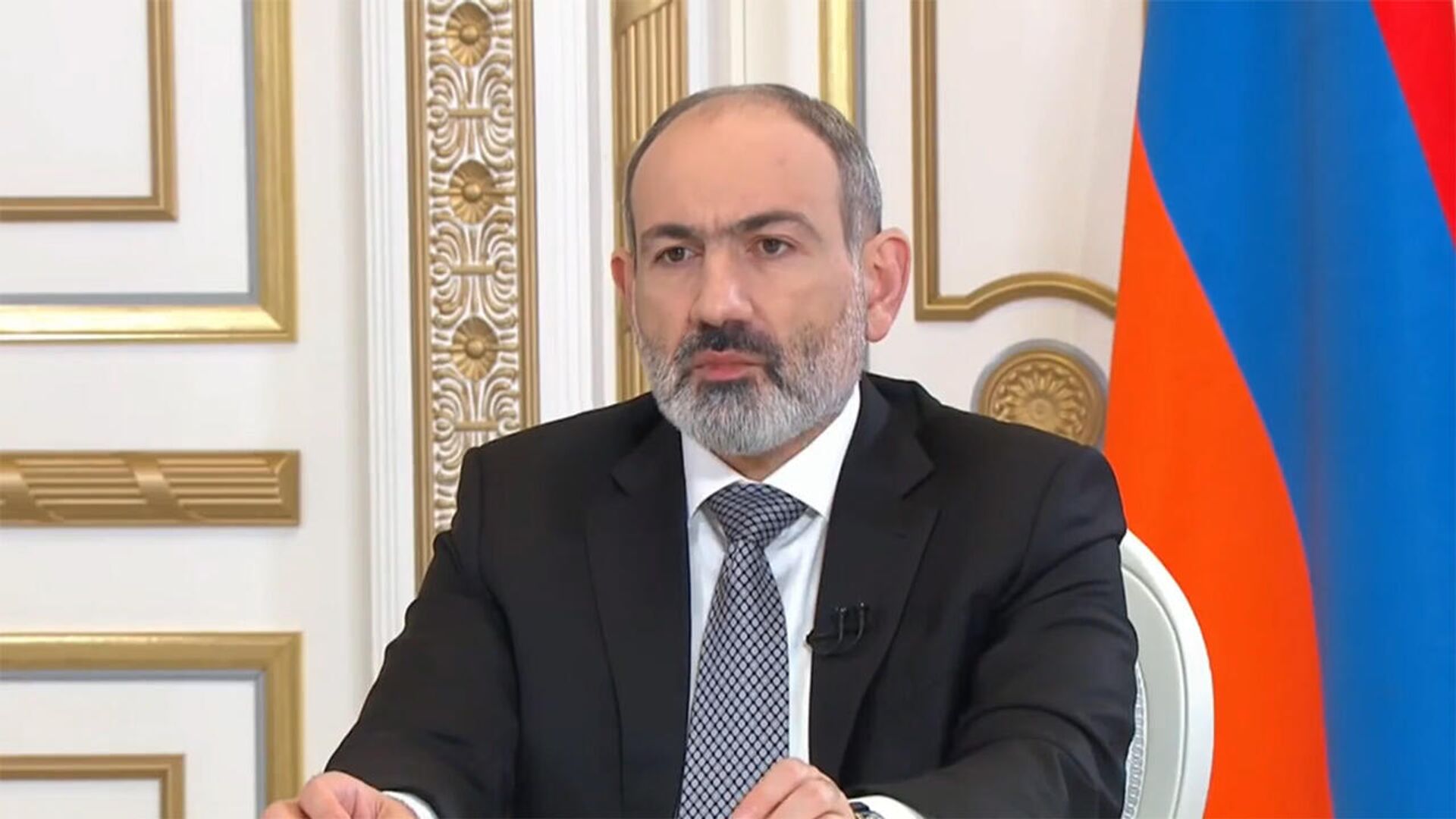 Премьер-министр Никол Пашинян отвечает на вопросы СМИ в прямом эфире - Sputnik Армения, 1920, 26.12.2021