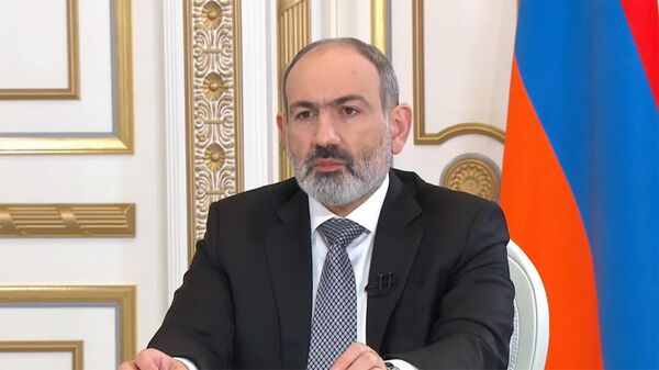 Премьер-министр Никол Пашинян отвечает на вопросы СМИ в прямом эфире - Sputnik Армения