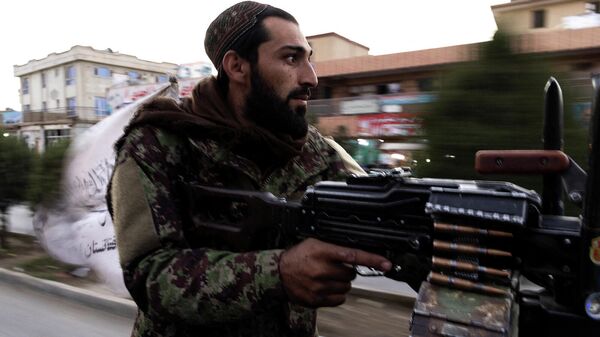 Боевики Талибана патрулируют улицы в центре Кабула - Sputnik Армения