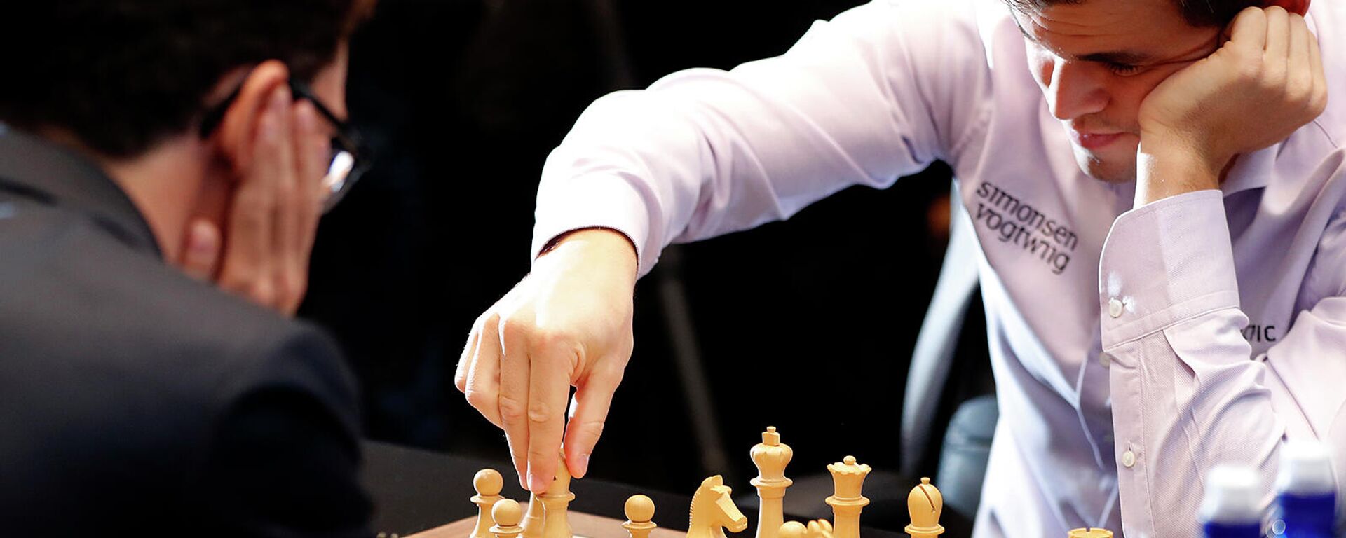 Магнус Карлсен,во время игры против Фабиано Каруаны - Sputnik Արմենիա, 1920, 29.12.2021