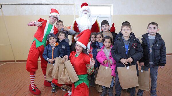 Праздничные мероприятия для детей приграничных населенных пунктов Сюника и Тавуша, организованные аппаратом президента Армении - Sputnik Армения