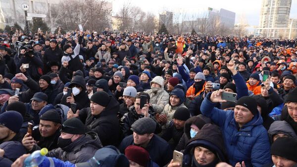 Акция протеста против повышения цен на газ в Мангистауской области (4 января 2022). Казахстан - Sputnik Армения