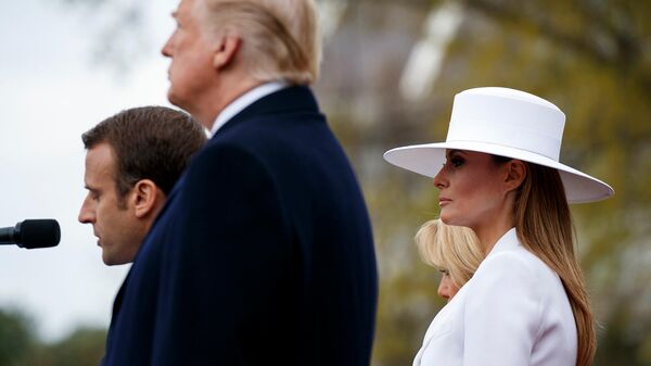 Первая леди США Мелания Трамп во время церемонии государственного прибытия президента Франции с супругой в США (24 апреля 2018). Вашингтон - Sputnik Армения