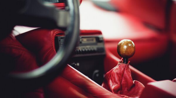 Коробка передач в салоне автомобиля - Sputnik Армения