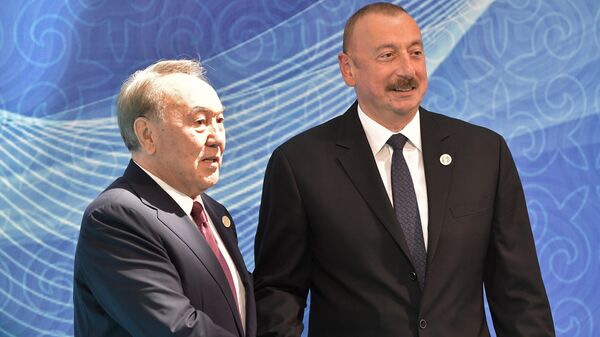 Президент Азербайджана Ильхам Алиев и бывший президент Казахстана Нурсултан Назарбаев - Sputnik Армения