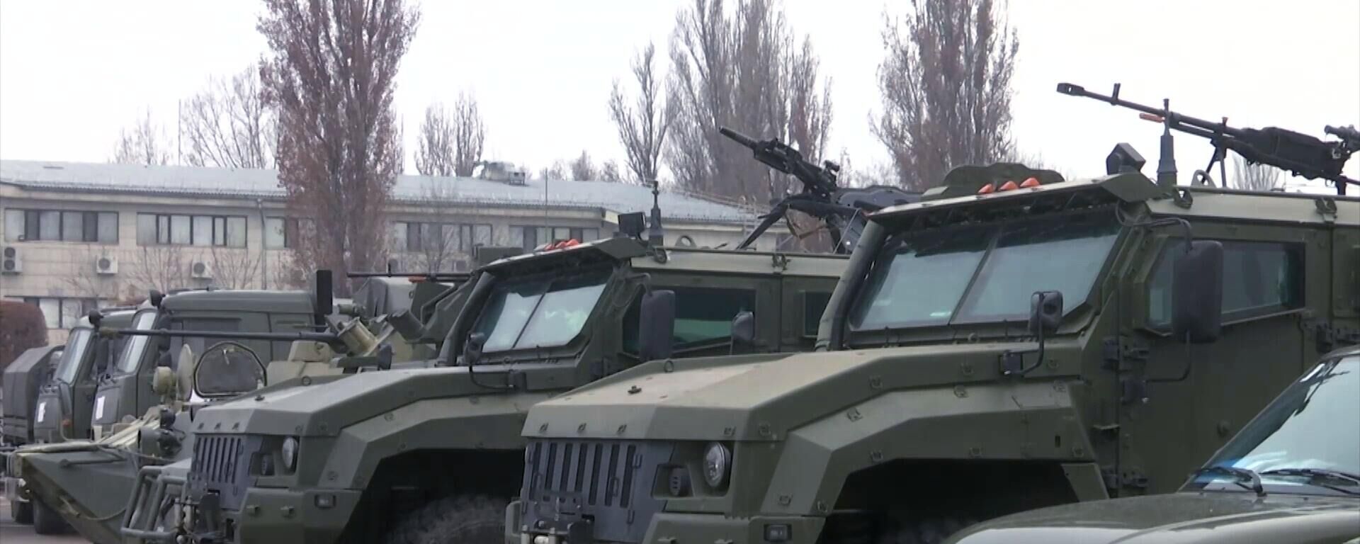Военная техника российской части миротворческих сил ОДКБ в Алматы. - Sputnik Արմենիա, 1920, 09.01.2022