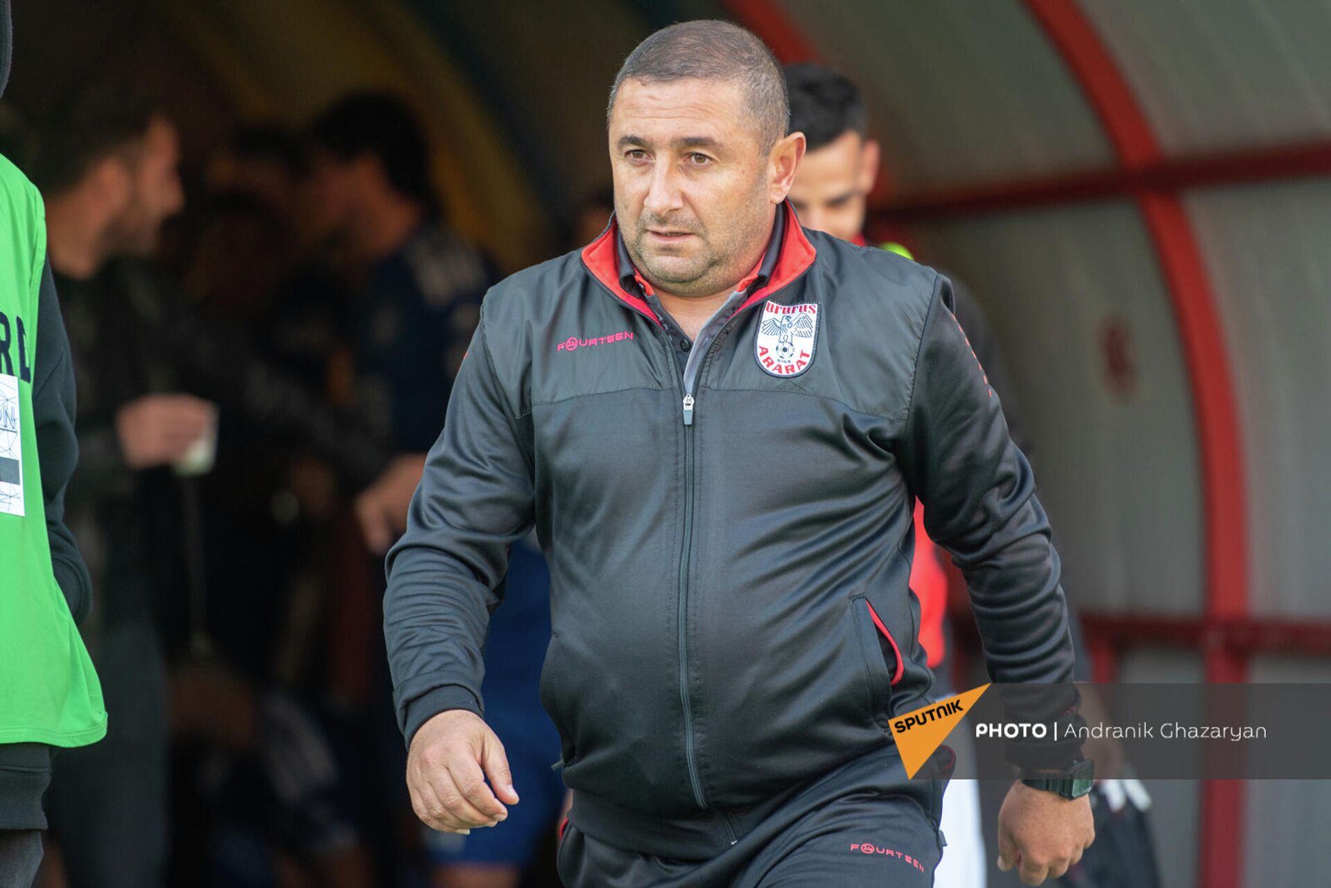 «Արարատի» գլխավոր մարզիչ Վարդան Բիչախչյանը` ֆուտբոլի ՀՊԼ-ի 13-րդ տուրում «Սևանի» հետ հանդիպումից առաջ (7 նոյեմբերի, 2021թ)․ Երևան «Արարատի» գլխավոր մարզիչ Վարդան Բիչախչյանը` ֆուտբոլի ՀՊԼ-ի 13-րդ տուրում «Սևանի» հետ հանդիպումից առաջ (7 նոյեմբերի, 2021թ)․ Երևան - Sputnik Արմենիա, 1920, 11.02.2022