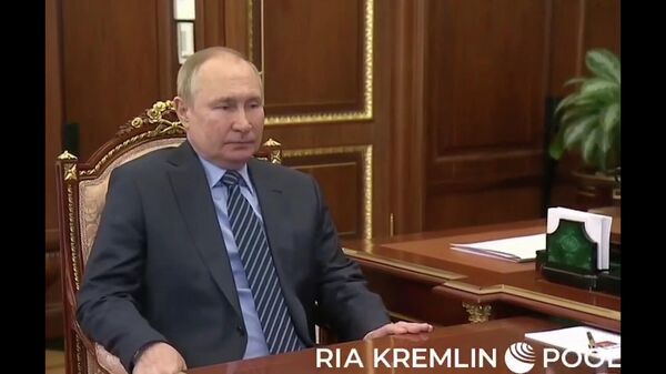 Шойгу докладывает Путину о завершении российского участия в миссии ОДКБ в Казахстане - Sputnik Армения