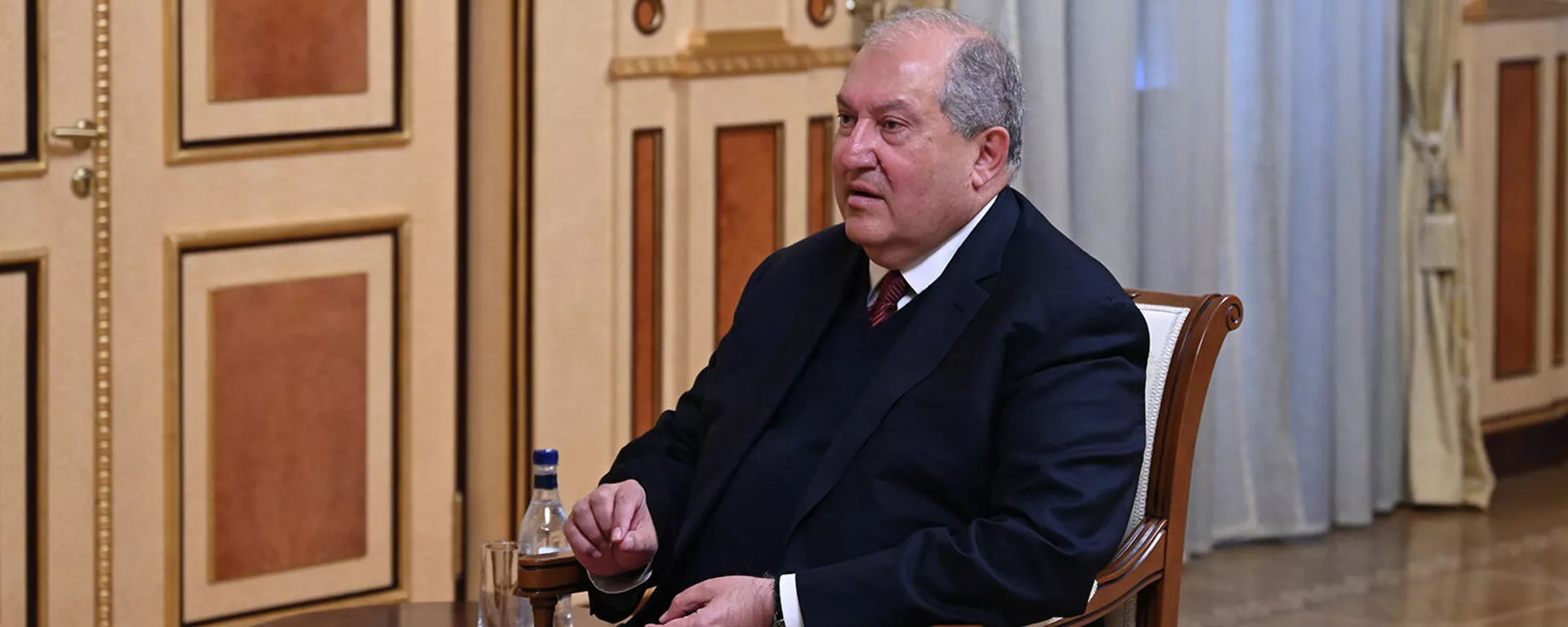 Президент Армен Саркисян встретился с председателем НС Аленом Симоняном (13 января 2022). Еревaн - Sputnik Армения, 1920, 20.01.2022