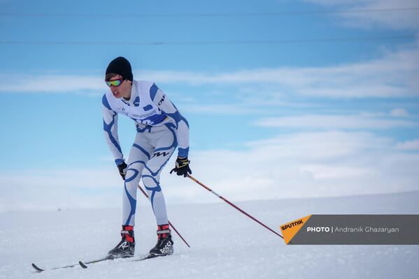 Лыжник из Гюмри Алек Мкртчян во время Чемпионата Армении - Sputnik Армения