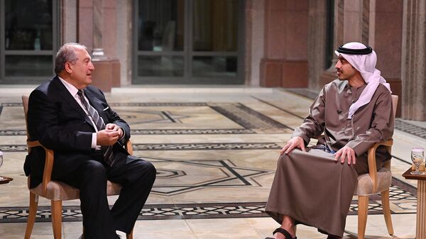 Հայաստանի նախագահ Արմեն Սարգսյանը հանդիպել է Արաբական Միացյալ Էմիրությունների արտաքին գործերի և միջազգային համագործակցության նախարար, շեյխ Աբդալլահ բին Զայեդ Ալ-Նահյանի հետ (16 հունվարի, 2022թ). ԱՄԷ - Sputnik Արմենիա