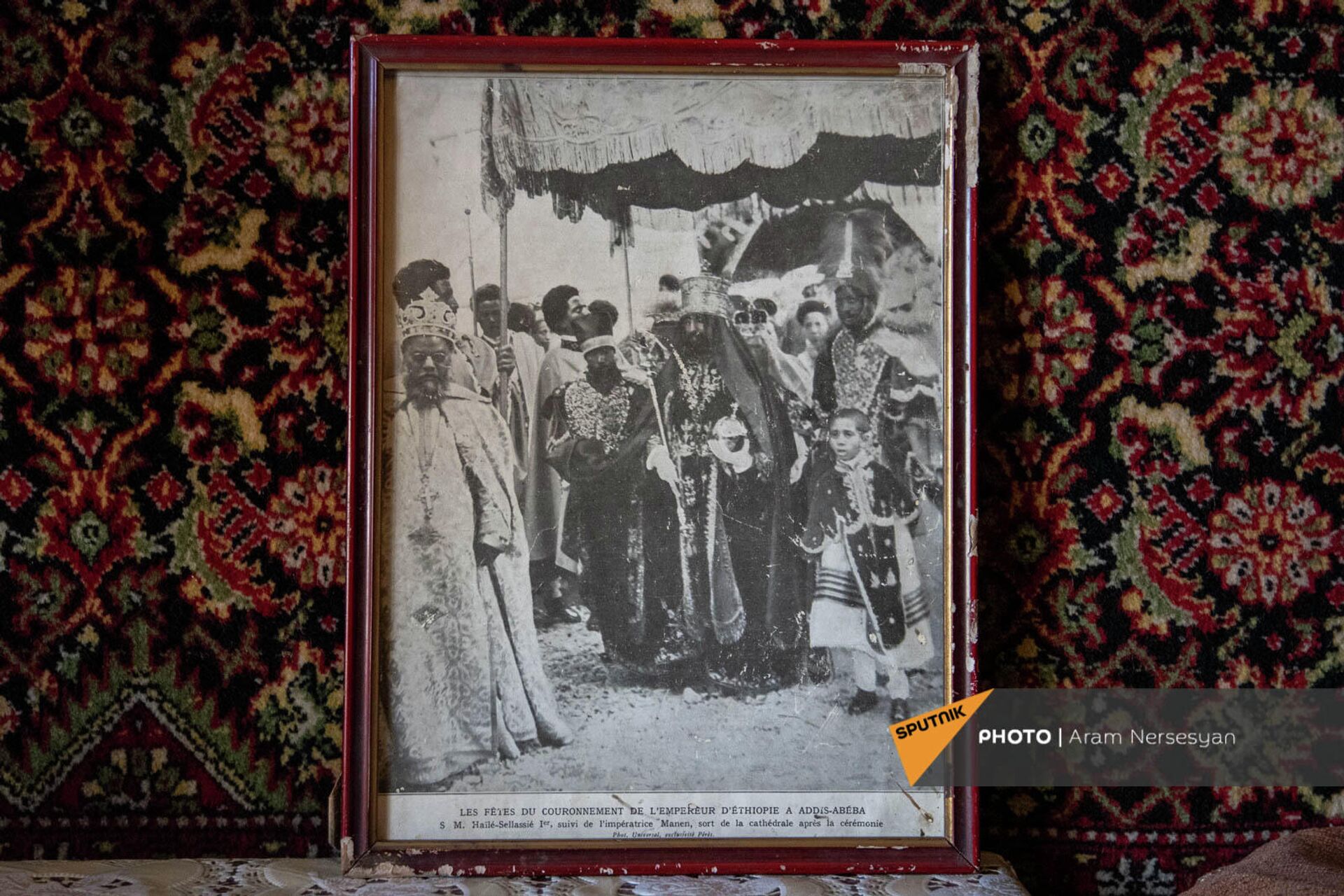 Император Эфиопии на архивной фотографии (на заднем плане Григор Затикян) - Sputnik Армения, 1920, 21.01.2022